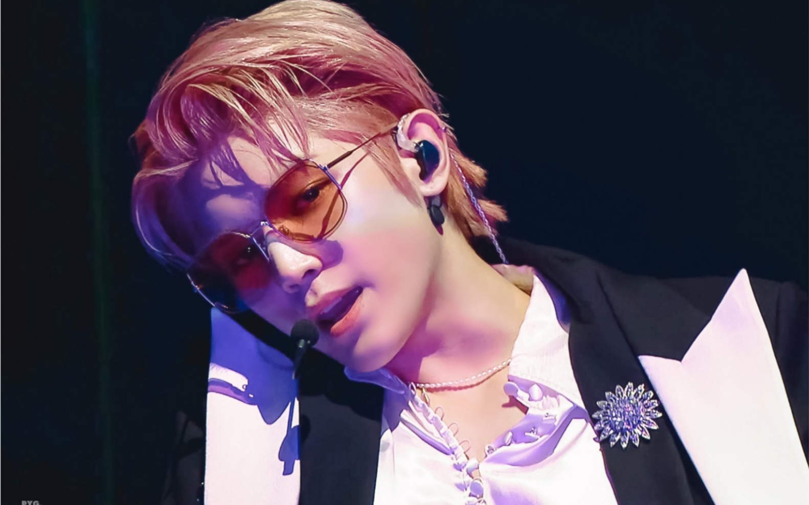 还有人没看过nct127李泰容著名的猫爬架舞台吗?