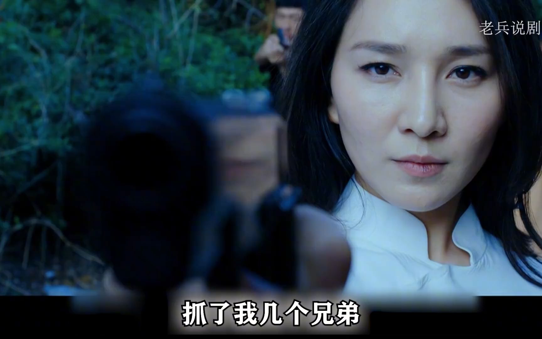 亚男姐真是女中豪杰,为了救无辜的小女孩,竟然直接和毒枭翻脸