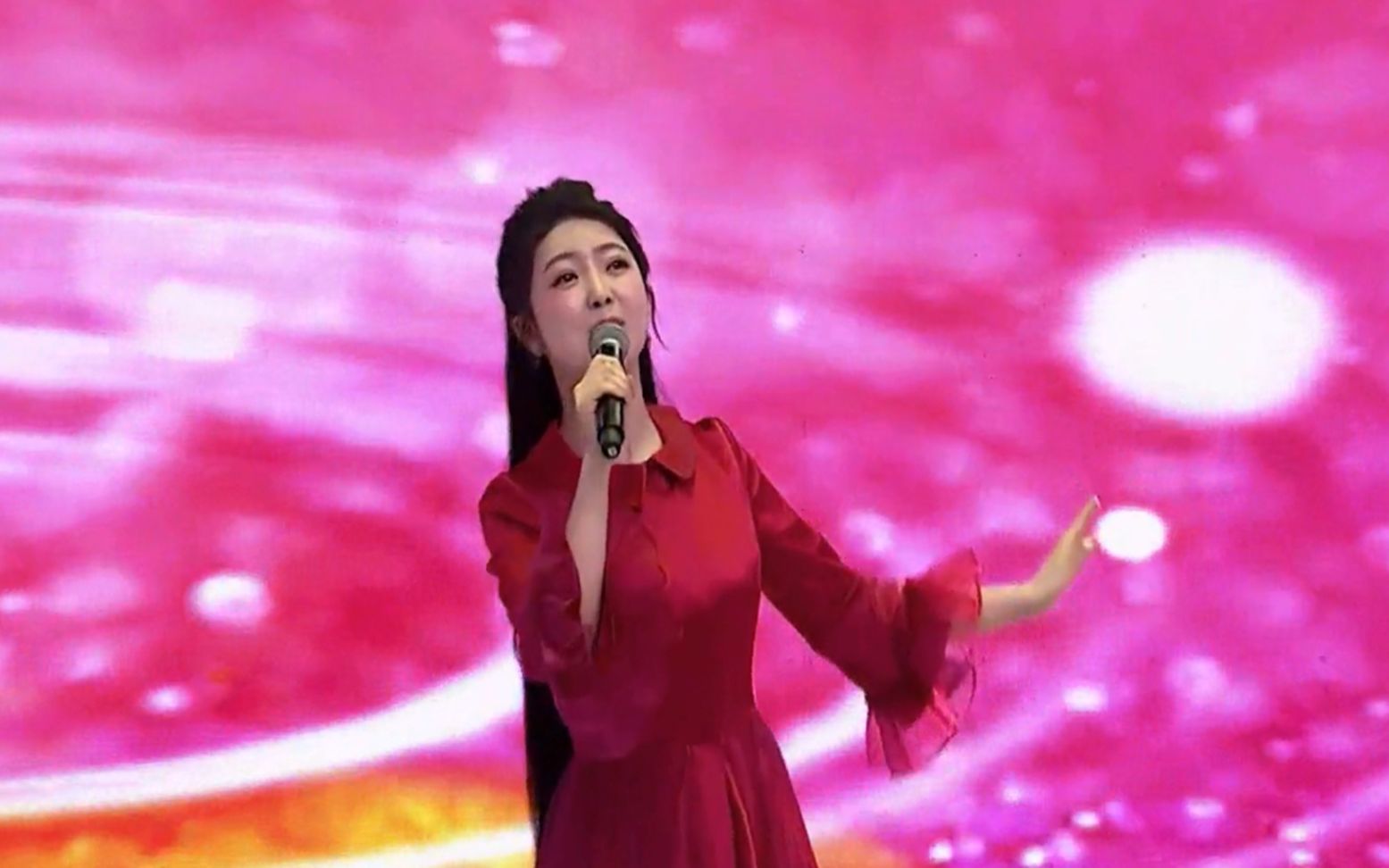 任妙音新歌,现场人美歌甜,2020红红火火!