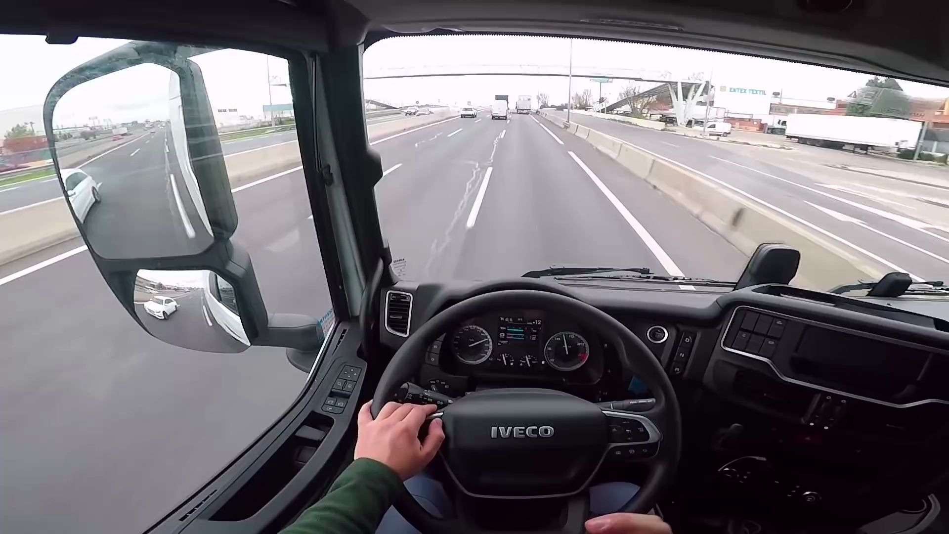 第一视角驾驶全新一代依维柯sway卡车