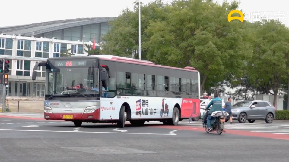 北京公交86路宇通zk6126hgc走行音和进出站.