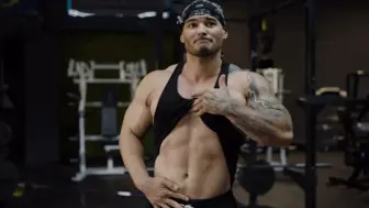 Download Video: Jeremy Buendia 杰瑞米 肩部训练 嘴部训练 诺哥尖评奥赛男子各项目心中的选手排名 最后展示1%体脂下的腹肌