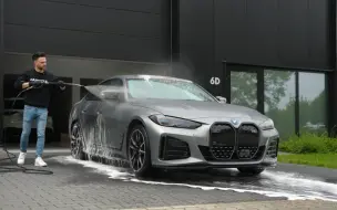 Video herunterladen: 【Vermijl】BMW i4 M50 cleaning&coating