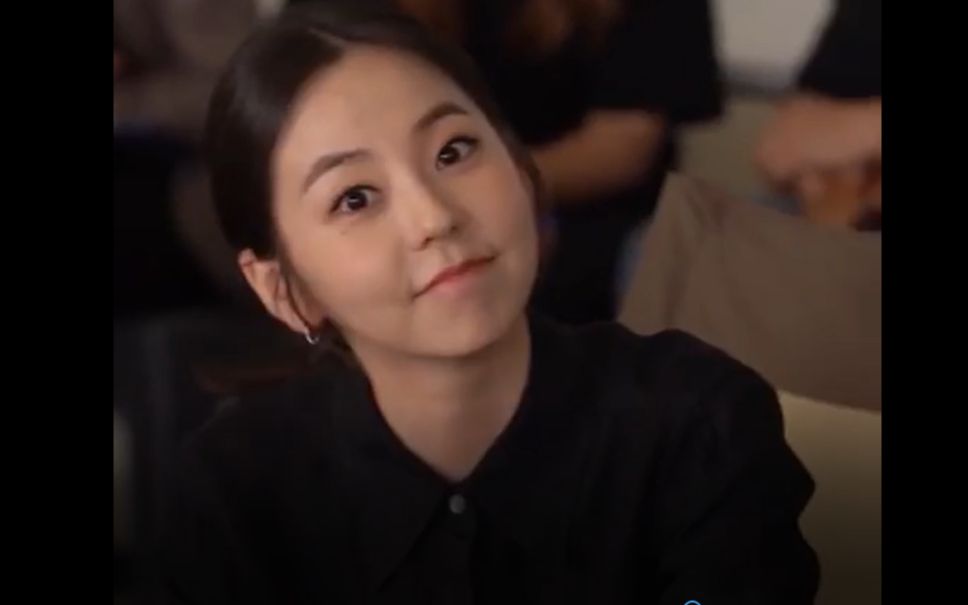 安昭熙30秒直拍心动对视挑战