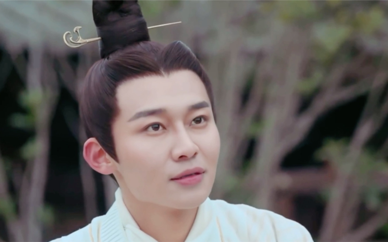 现在才发现咱们沙雕刘怡潼同学古装现代的戏都没有正儿八经谈过甜甜的