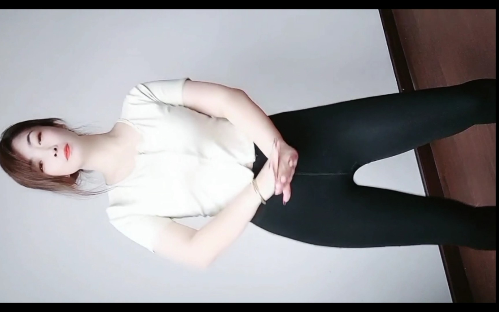 肉感小姐姐慢摇