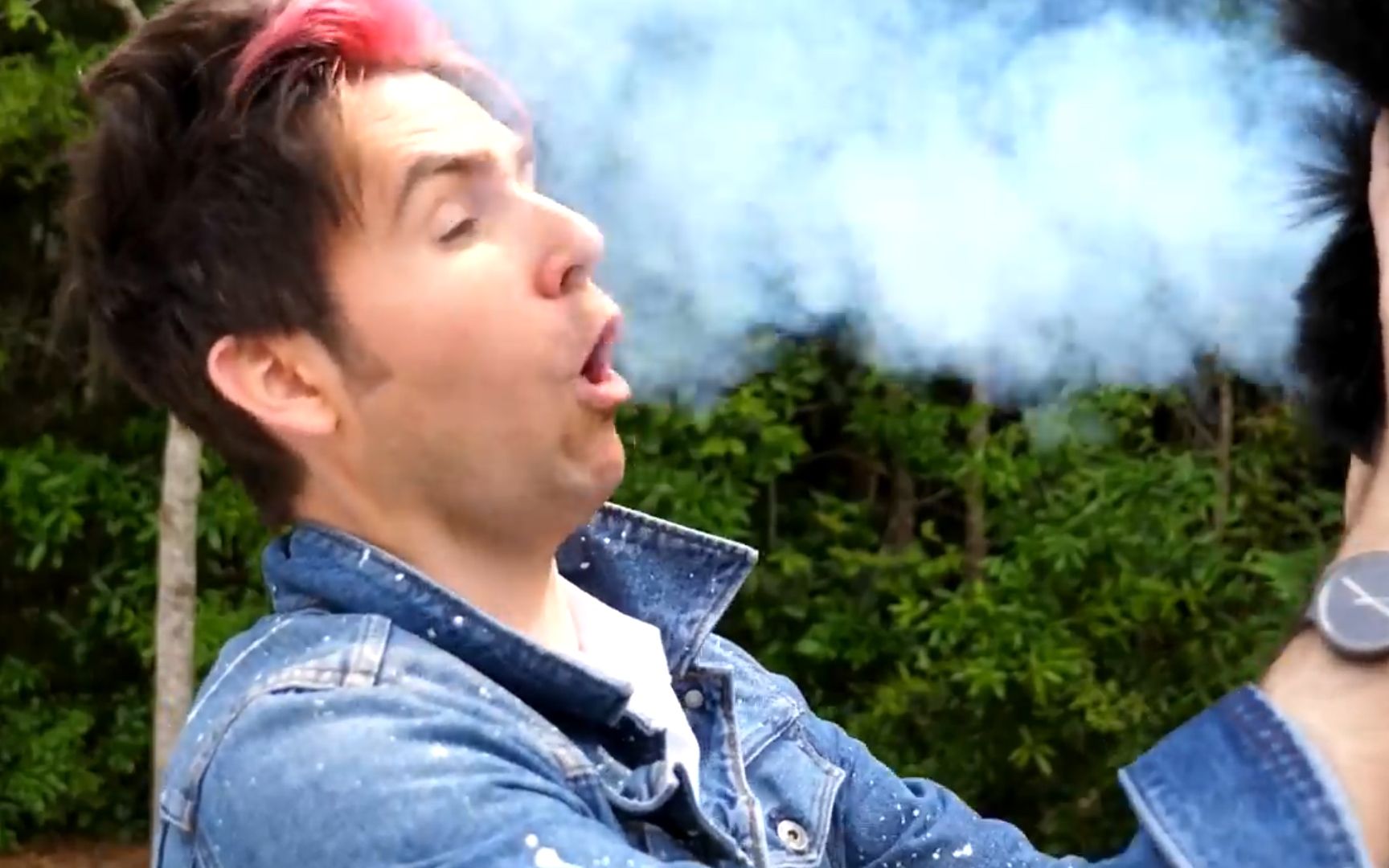 臭鼬喷射"臭液"御敌,命中范围3.5米,臭起来自己都怕!