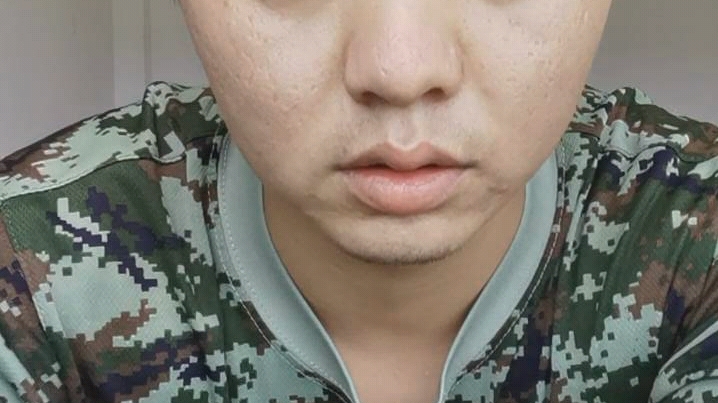 胡渣挫男的120个波比跳