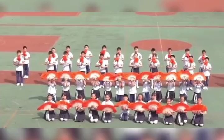 [图]运动会开幕式表演《中国少年说》扇子舞 记录校园生活 中小学生 运动会开幕式 舞蹈剧目 运动会入场式