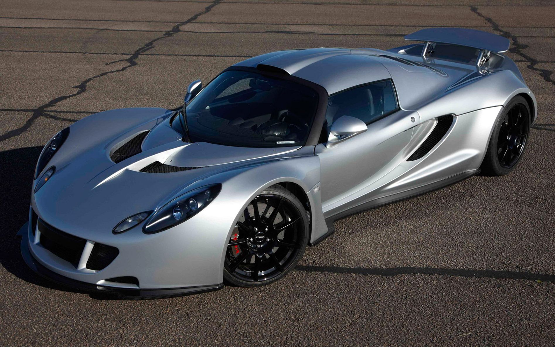 告诉你,什么才叫极品"飞"车,轩尼诗毒液加修改器分分钟戏耍警车!