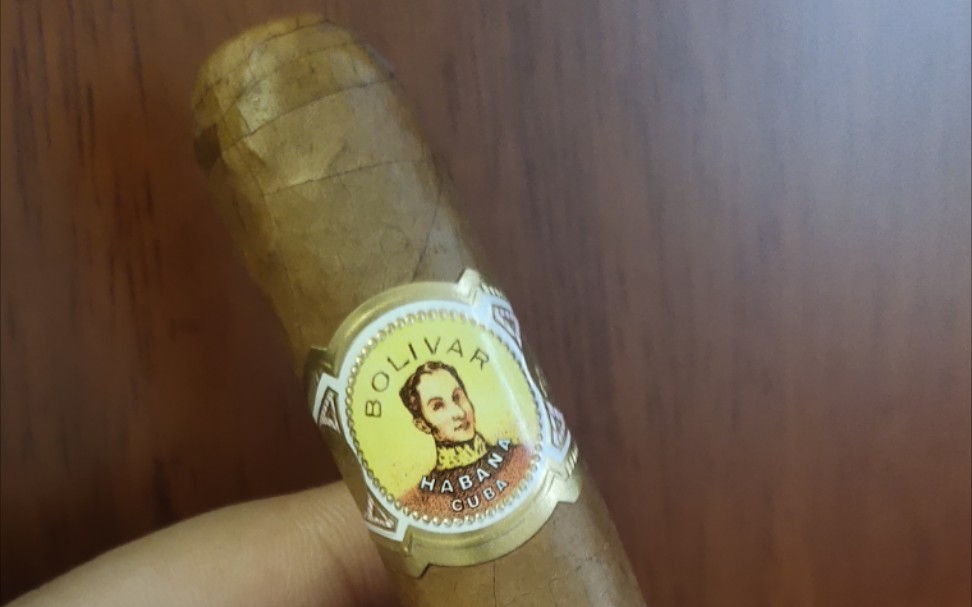 玻利瓦尔一皇家皇冠鉴赏