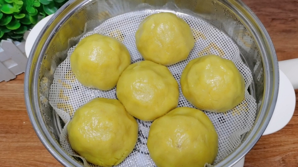 把黄米面放锅蒸一蒸,80岁奶奶教我这样做,出锅还是小时候的味道