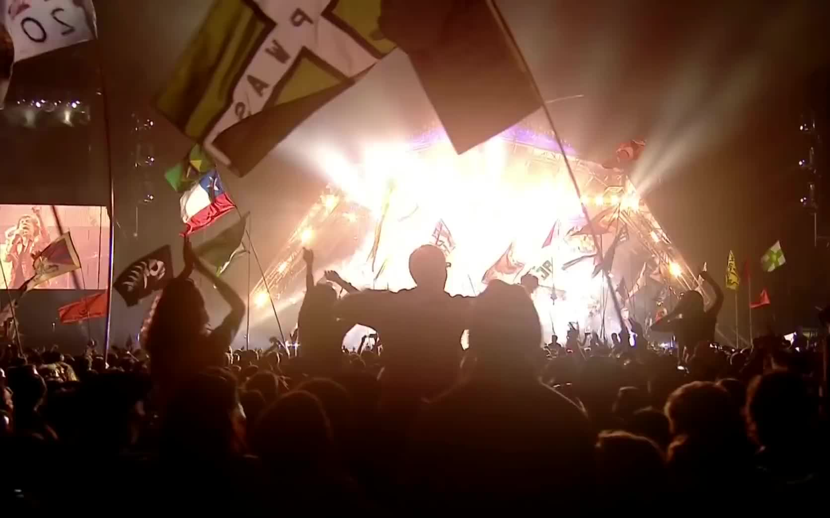 [图]【Live】(I Can't Get No) Satisfaction - 滚石乐队 The Rolling Stones 2013 Glastonbury