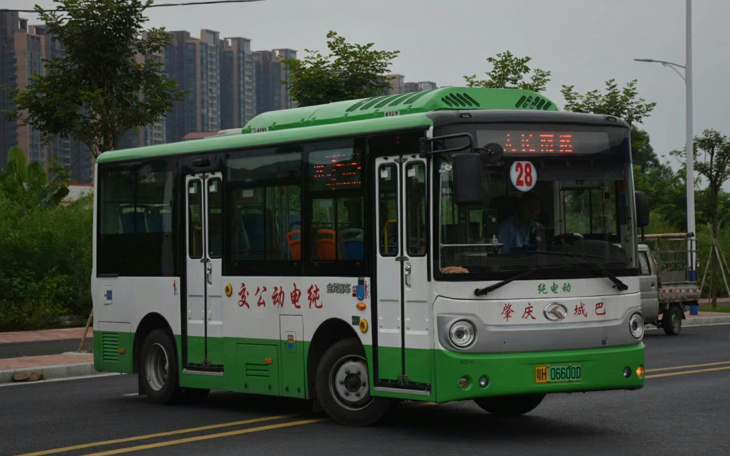 肇庆城巴pov3928肇庆学院人民南路车头