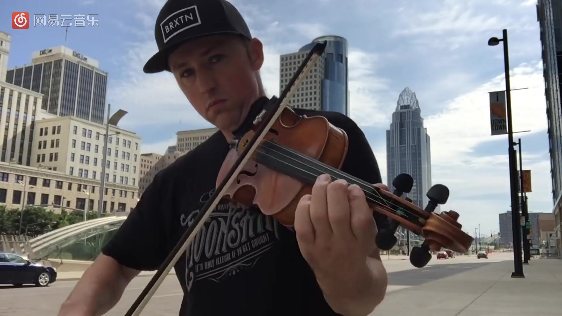 [图]非常特别的纯音，关键看走位。Josh Vietti - Because of You (Ne-Yo Violin Cover)