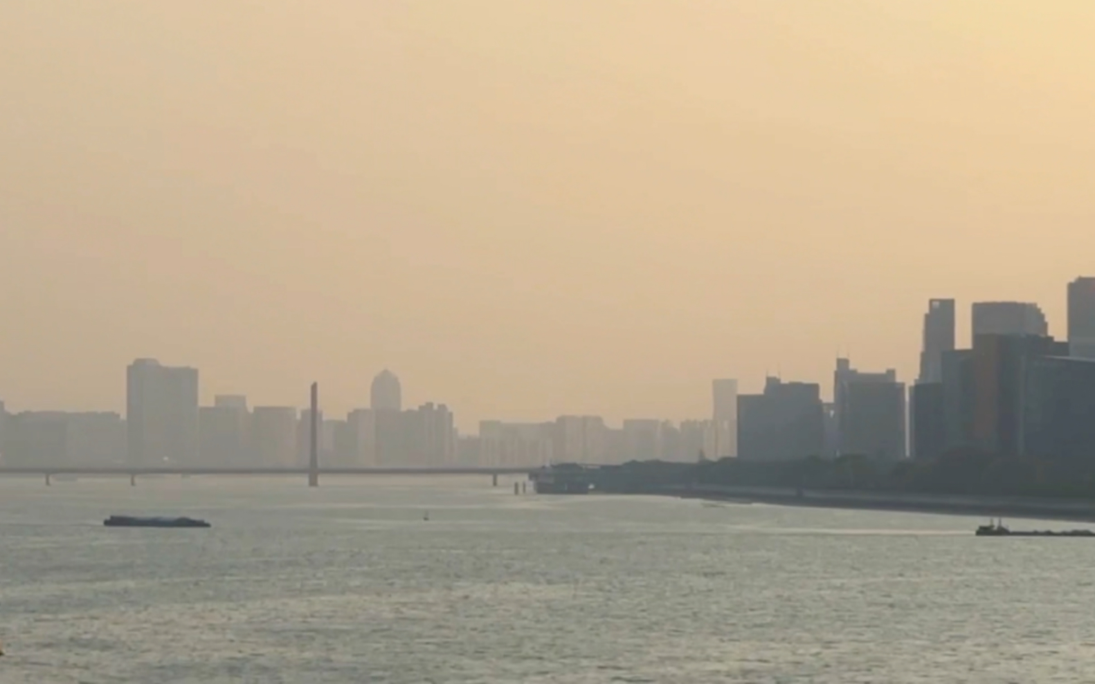 杭州的江河湖海,出差回来在动车上迎着太阳,无删减沉浸式做高铁哔哩哔哩bilibili