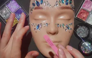 Télécharger la video: Starling-给娃娃化个迷人的妆-（实在不会翻译了。。）Euphoria Glam Makeup on Mannequin