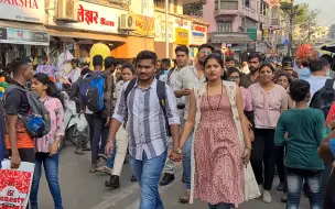 Download Video: 不用怀疑，这就是真实的印度街头🇮🇳印度孟买街头实拍 - 迷人的达达尔花市