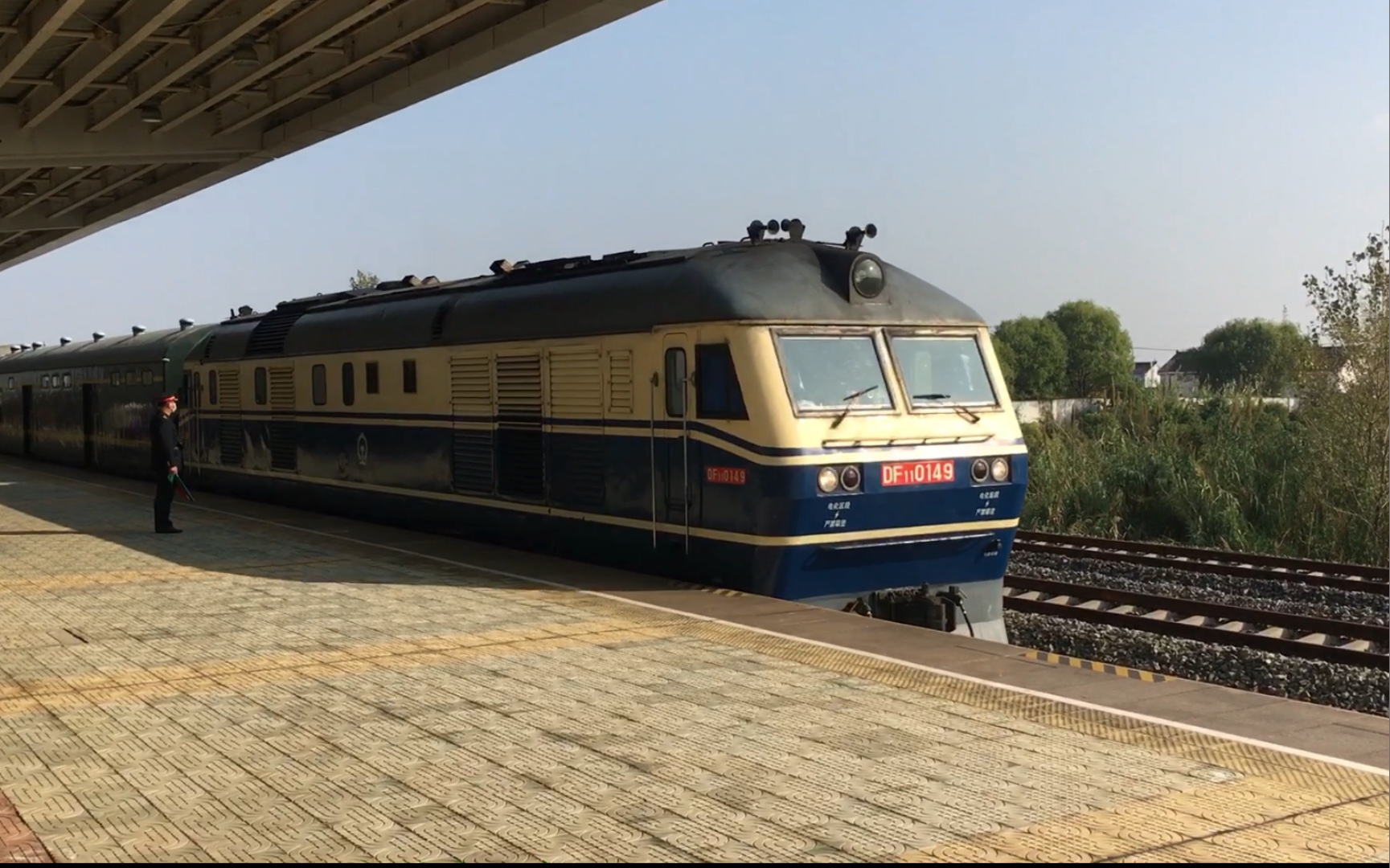 k8394 次,df11 0149牵引进栟茶站_哔哩哔哩_bilibili