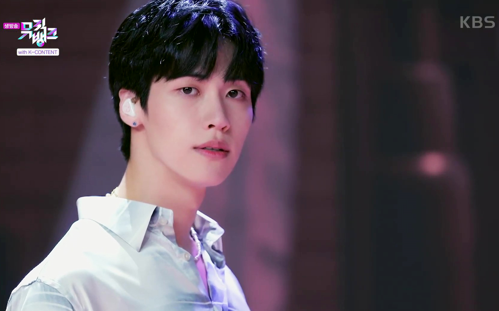 超清nflying屋塔房rooftop1126音银打歌舞台