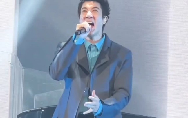 二哥王力宏深情演唱《你不在》live!