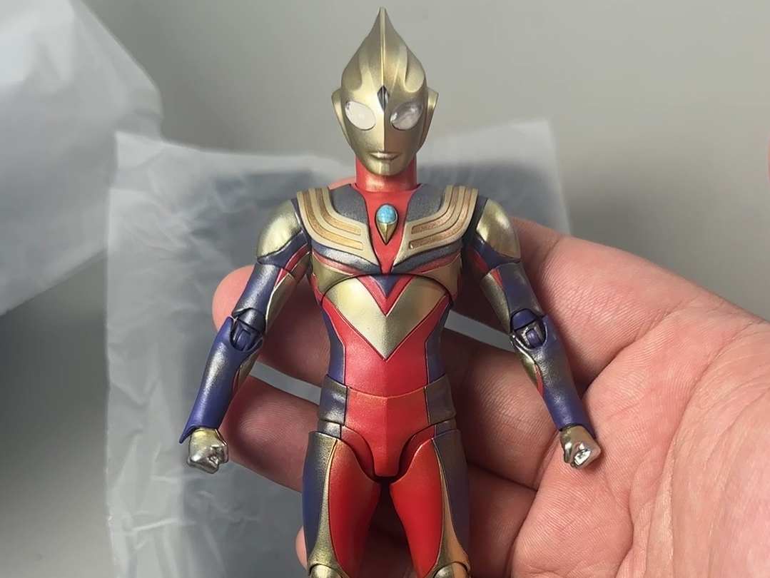 真骨雕 闪耀迪迦奥特曼 开箱分享