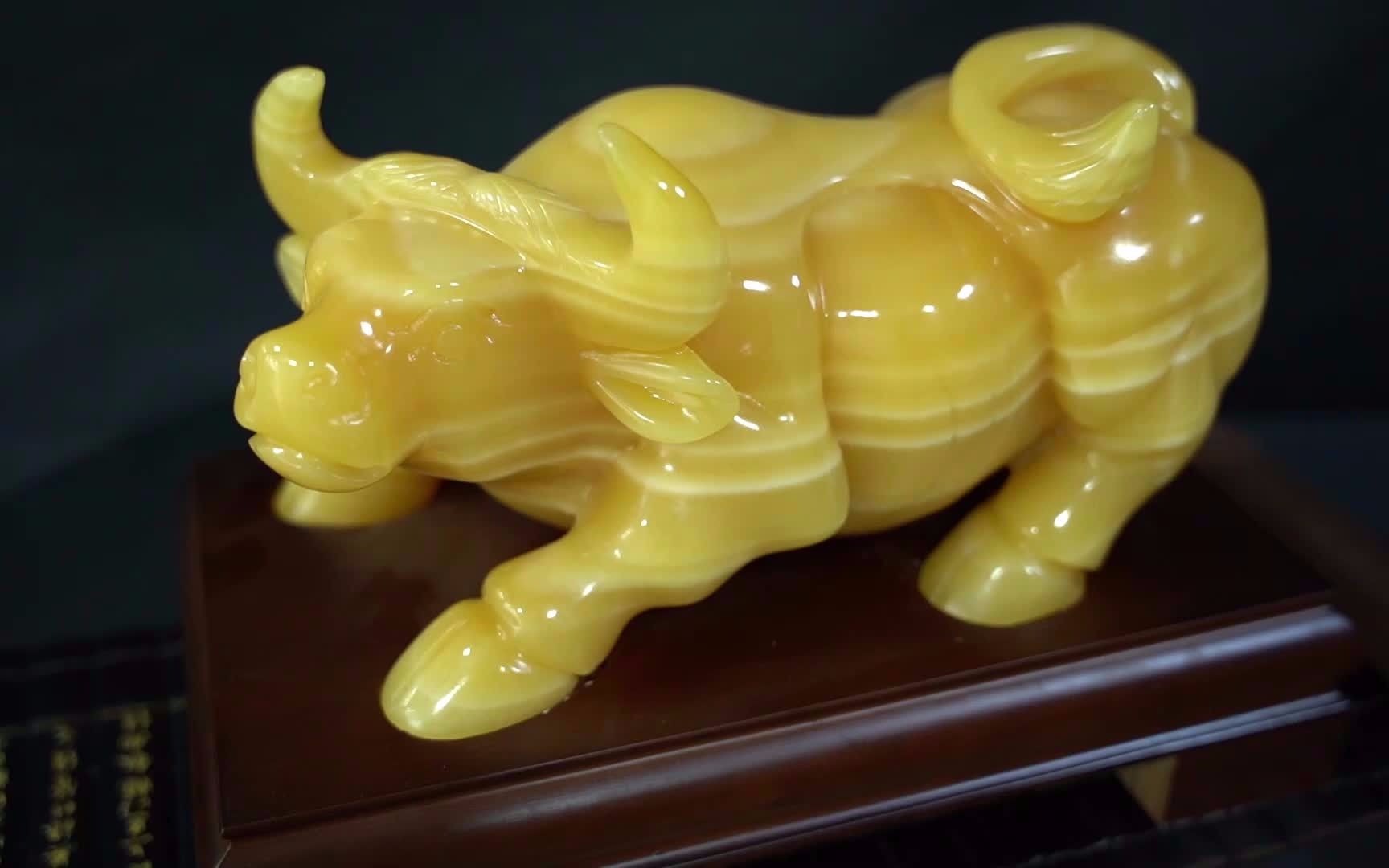 【爱石艺】石艺摆件赏析--橘子玉黄金牛