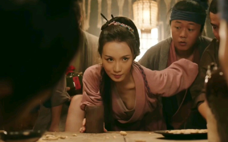 伏虎武松三娘上酒精彩片段!腊牛配屠苏,洞房猛如虎!醉了醉了!