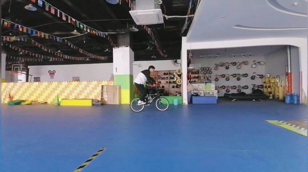 [图]bmx平地转把练习