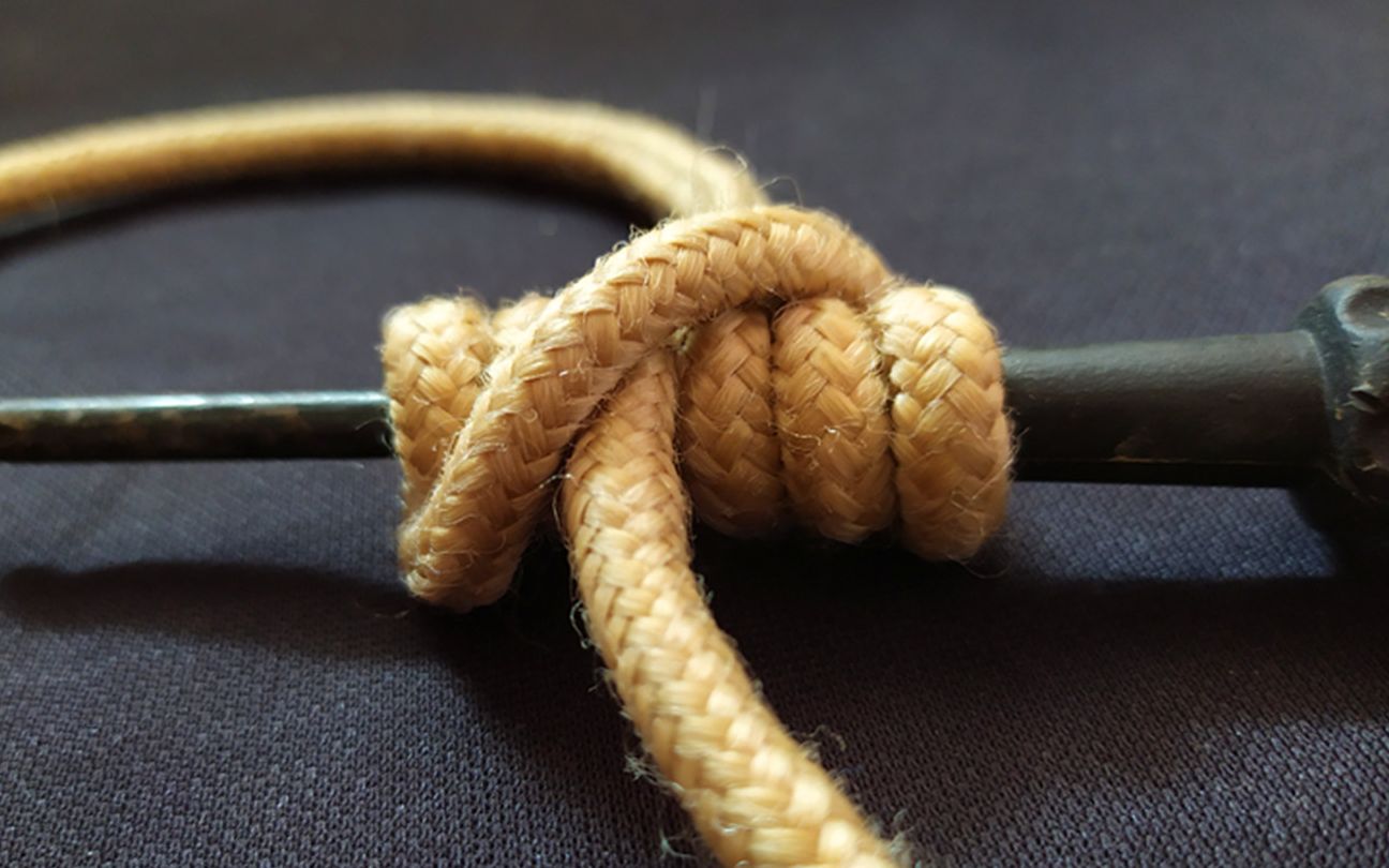 防滑鲁班结,用于向上提拉立木和木桩,绳结不易打滑受力_哔哩哔哩 (゜