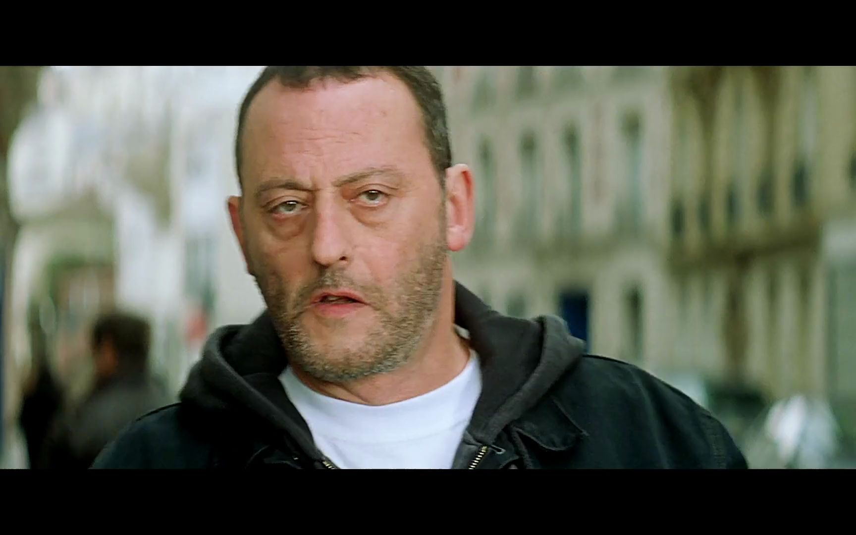 让雷诺喜剧片《你丫闭嘴》,话痨邂逅面瘫杀手,逼得杀手割腕自尽