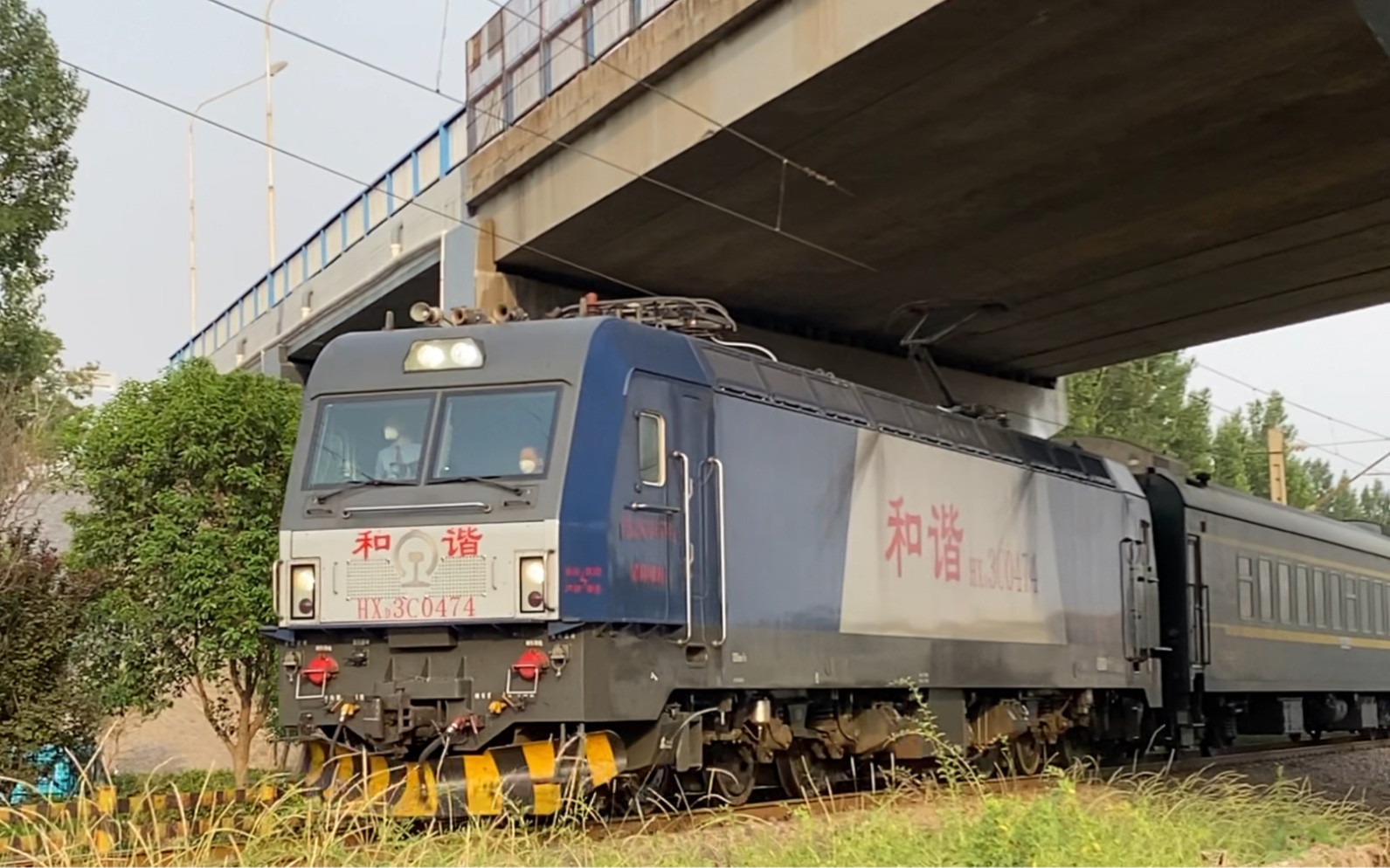 【铁路摄影】瓦日铁路通勤车57024次汤阴站发车通过汤鹤线哔哩哔哩bilibili