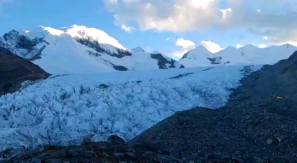中山峰大本营冰川