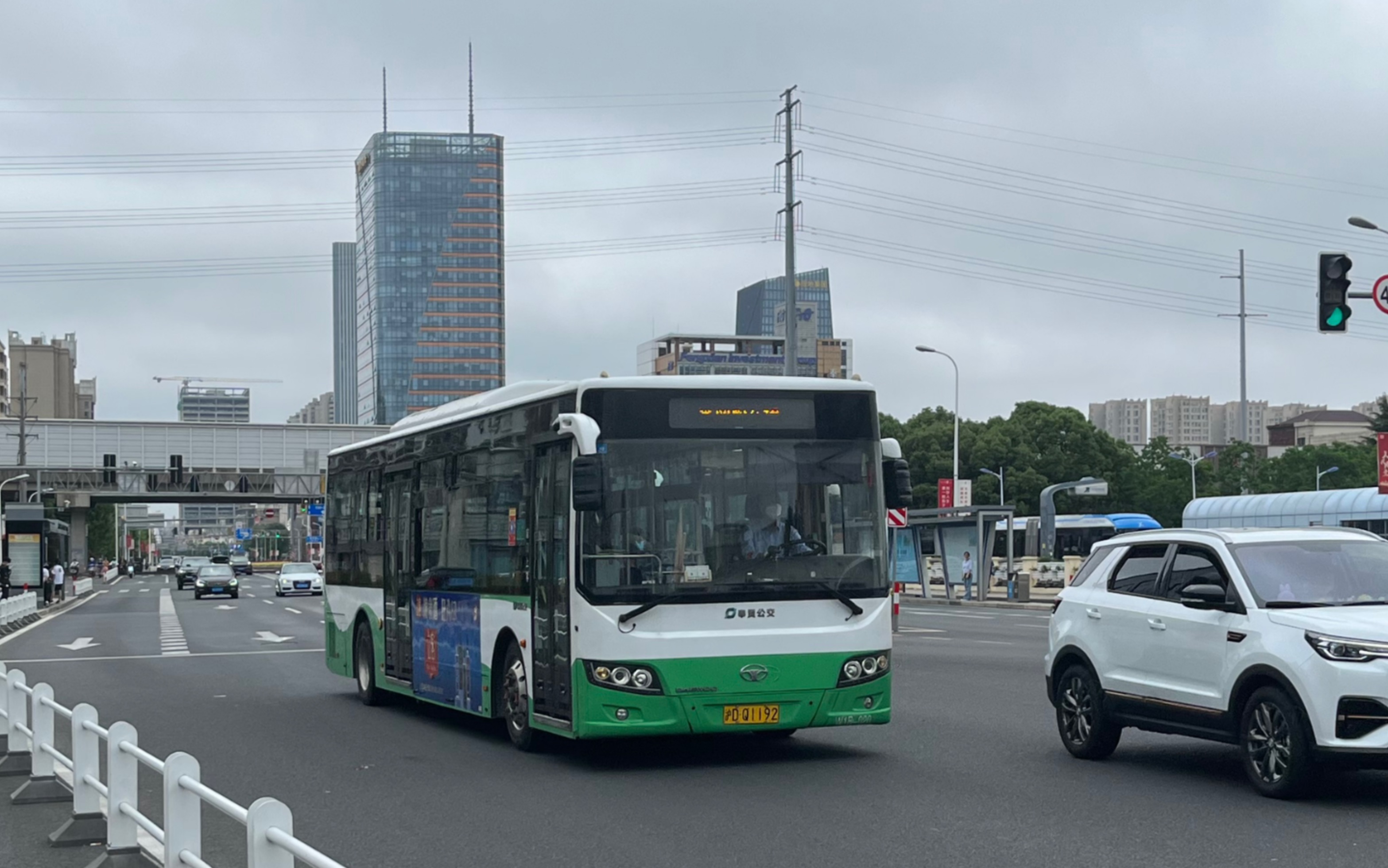 上海公交pov南松专线南桥汽车站方向