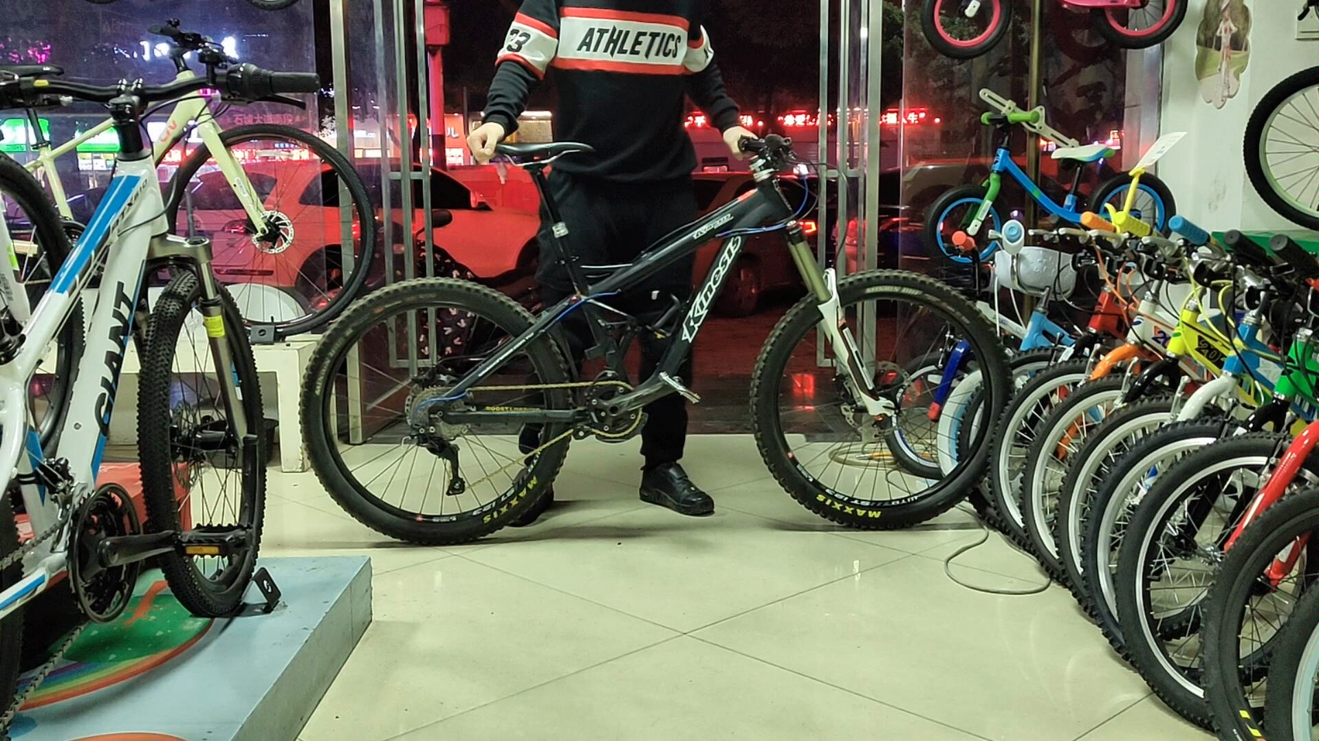 卜威kinesis a636 软尾 后胆压缩