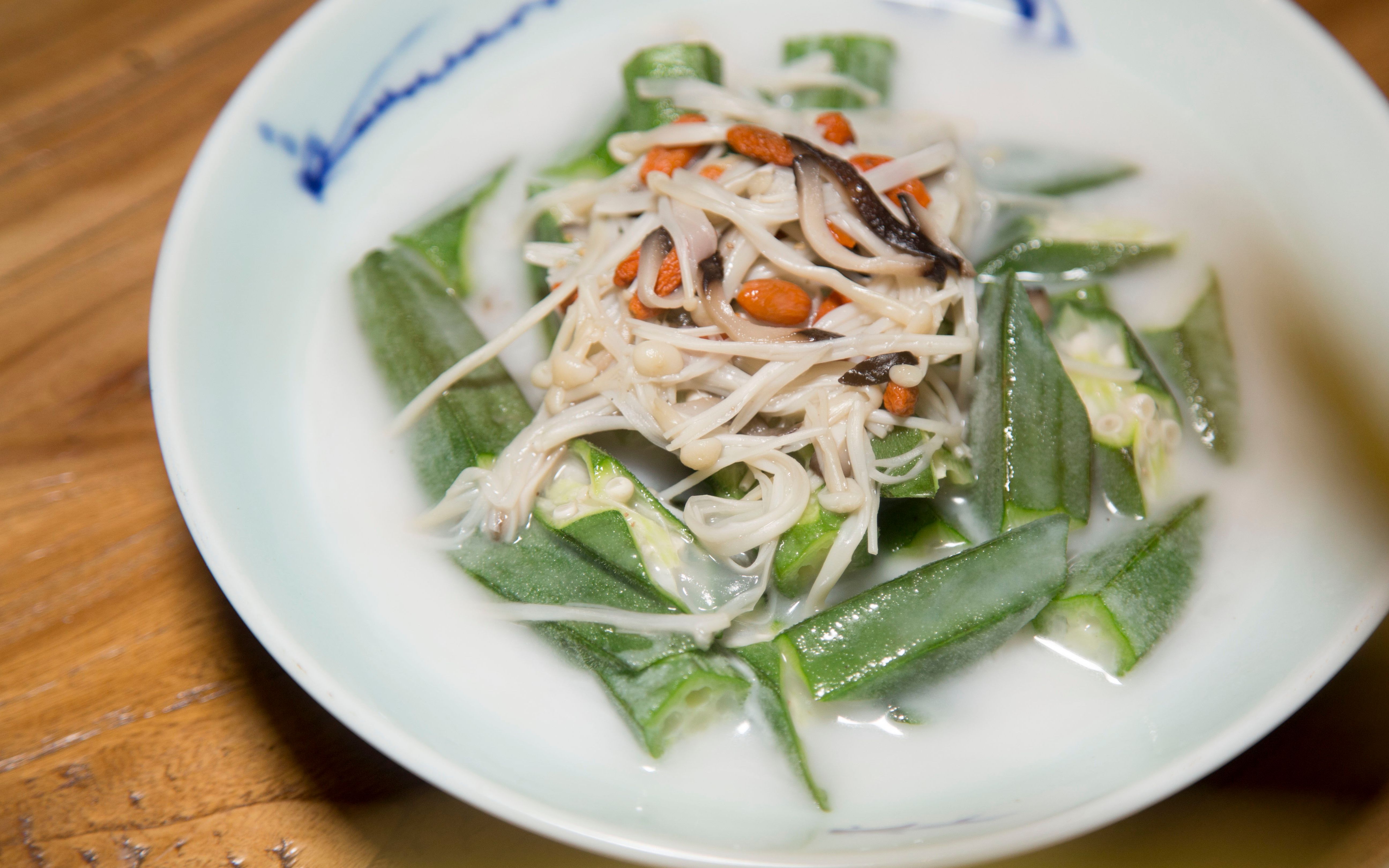 【米汤秋葵】秋葵搭配金针菇如何做才美味