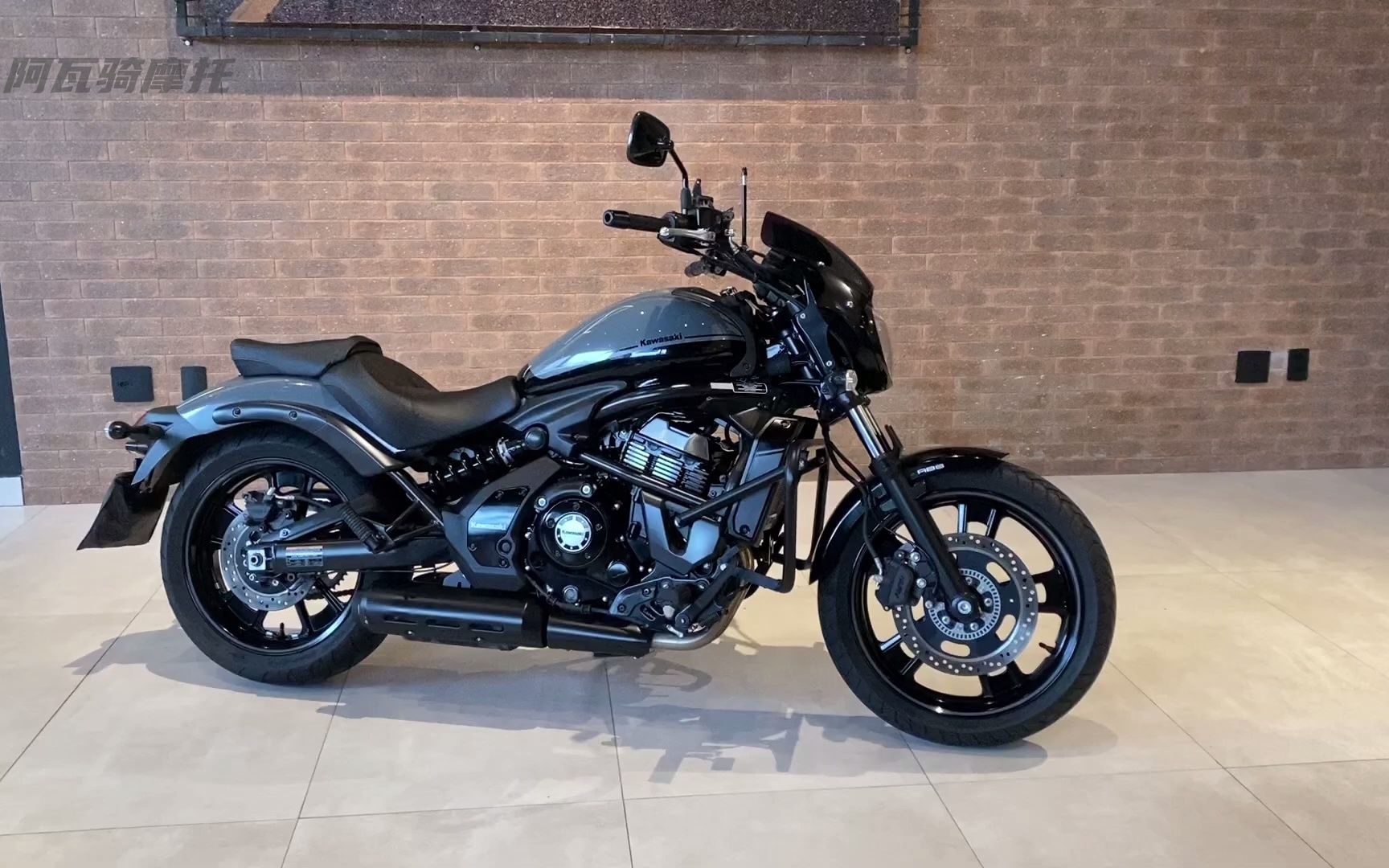 油箱14升,川崎经典太子车,动力强劲/声浪悦耳,坐姿舒适,城市通勤好