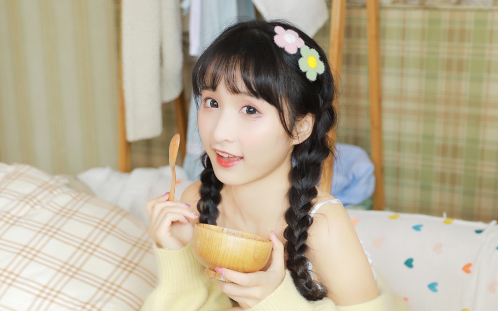 【哇~发现一只吃货小仙女儿~我大师球呢?】