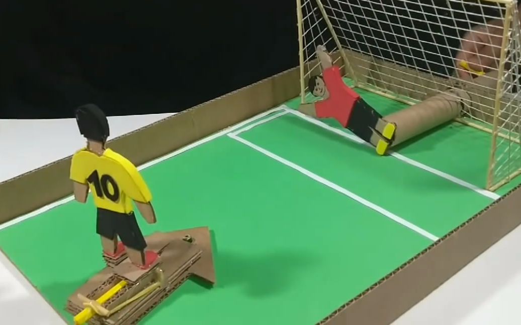 创意纸板diy,教你一个桌面点球游戏的制作方法_哔哩哔哩 (゜-゜)つロ