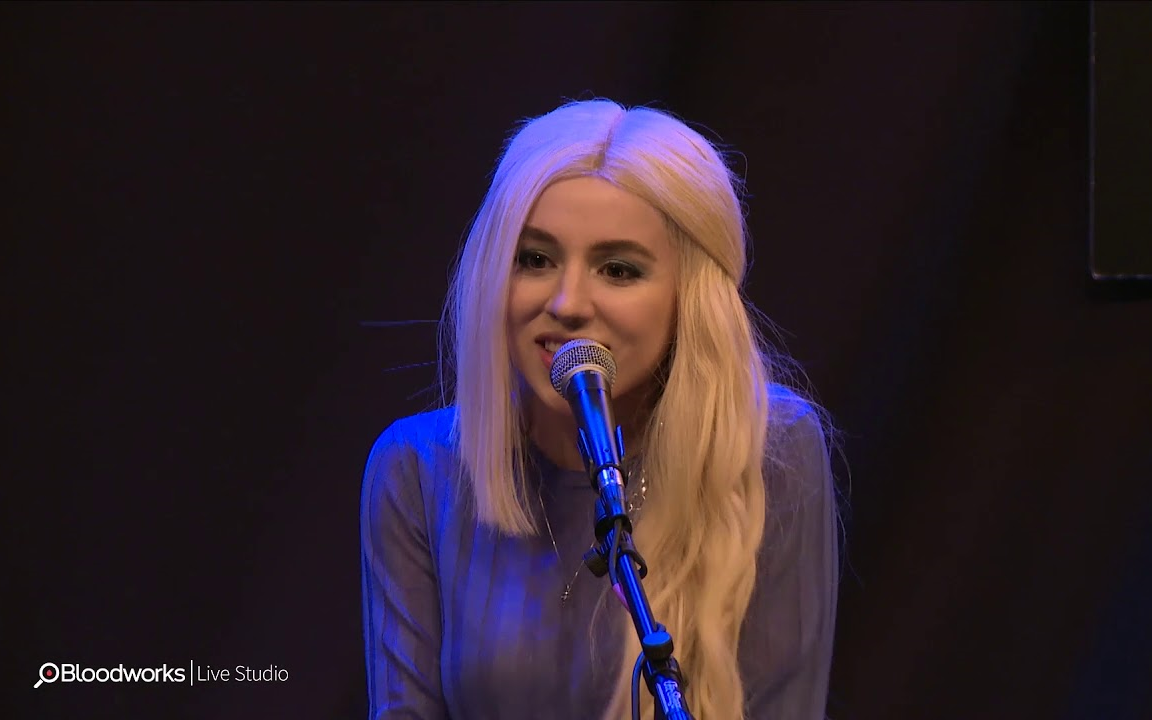 [1080p]ava max 最新 现场不插电 演唱英榜冠单- sweet but psycho