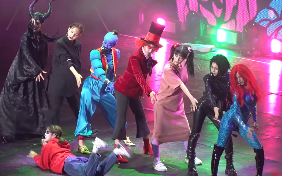 twice "群魔乱舞"版 breakthrough 舞台