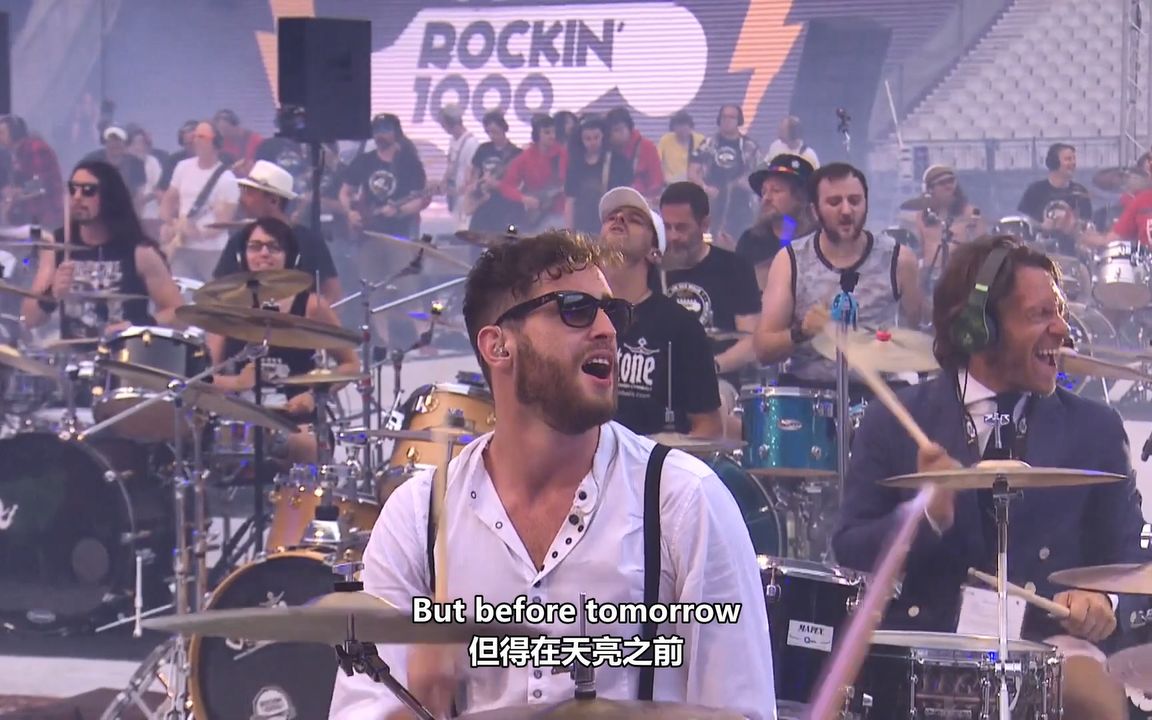 [图]Rockin'1000 - Supersonic (Oasis cover) 中英字幕 世界上最大的摇滚乐队 翻唱绿洲经典歌曲 超音速