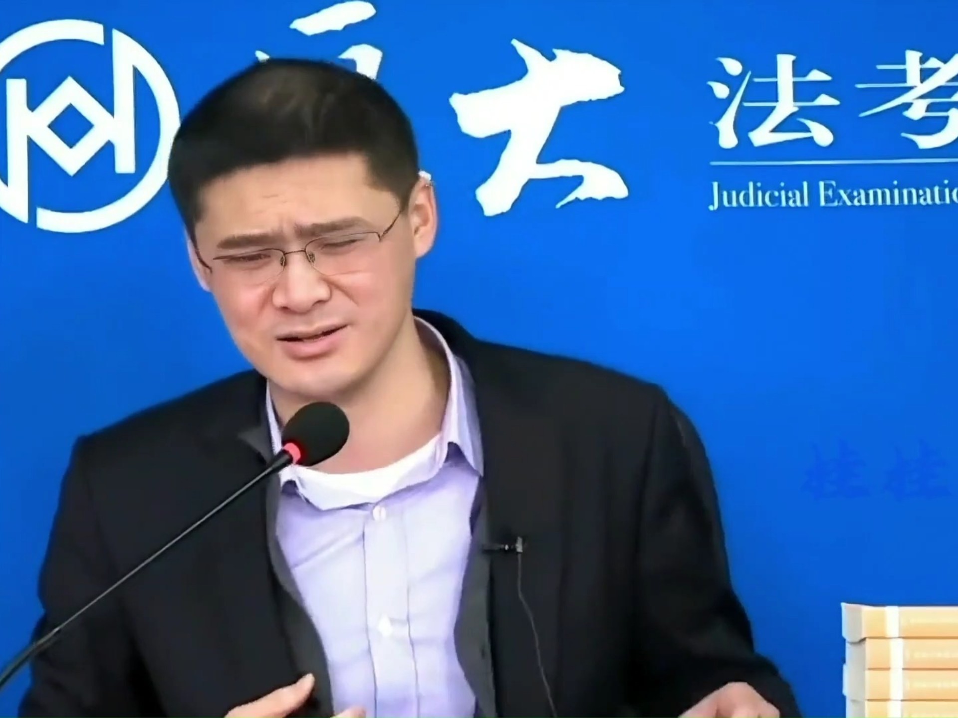 罗翔法律中的逻辑鬼才,开口就能把敲锤的送进去,全网最嚣张的男人#张