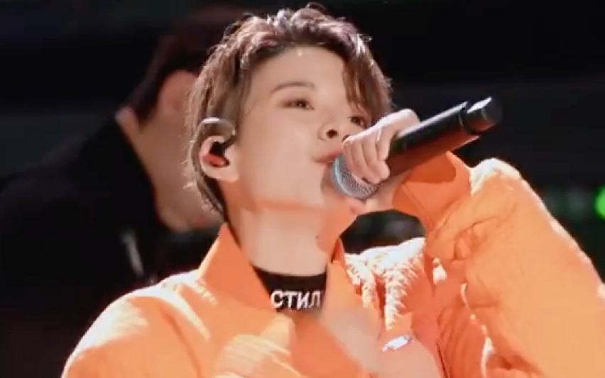 创造营创造营发起人amber舞台再唱shakethatbrass太炸了梦回六年前