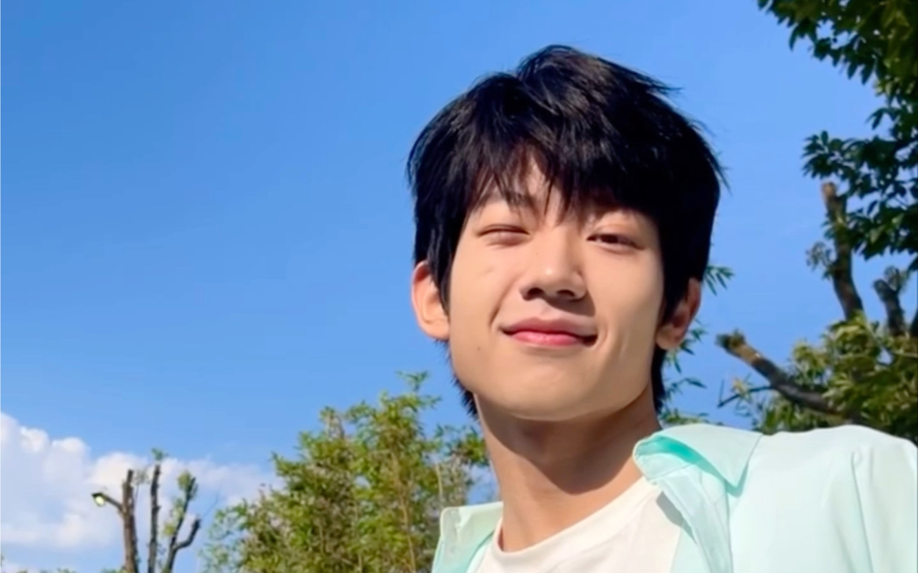 吴俊霆 in thailand.