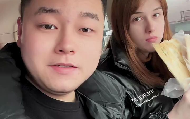 外国媳妇喜欢吃我们河南烧饼