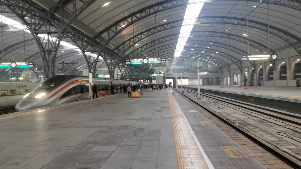 k8139次列车进汉口站