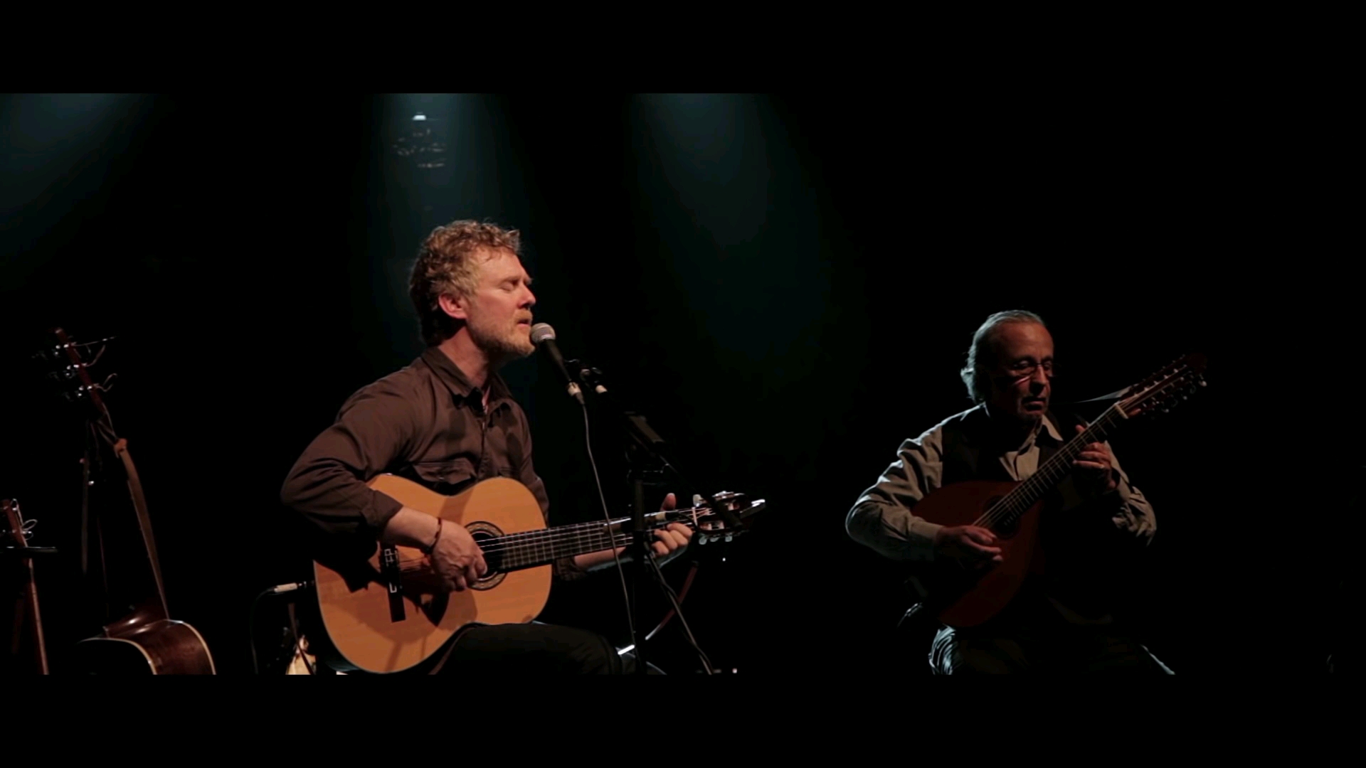 [图]Glen Hansard & Javier Mas - Famous Blue Raincoat (Leonard Cohen) (Live)