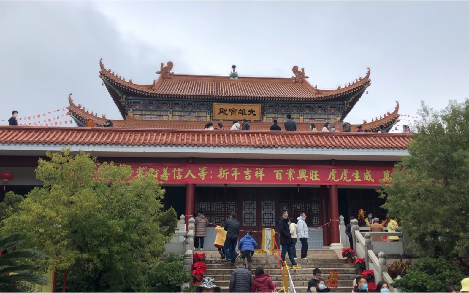 大年初三来珠海金台寺拜佛啦!听说求姻缘很灵哦