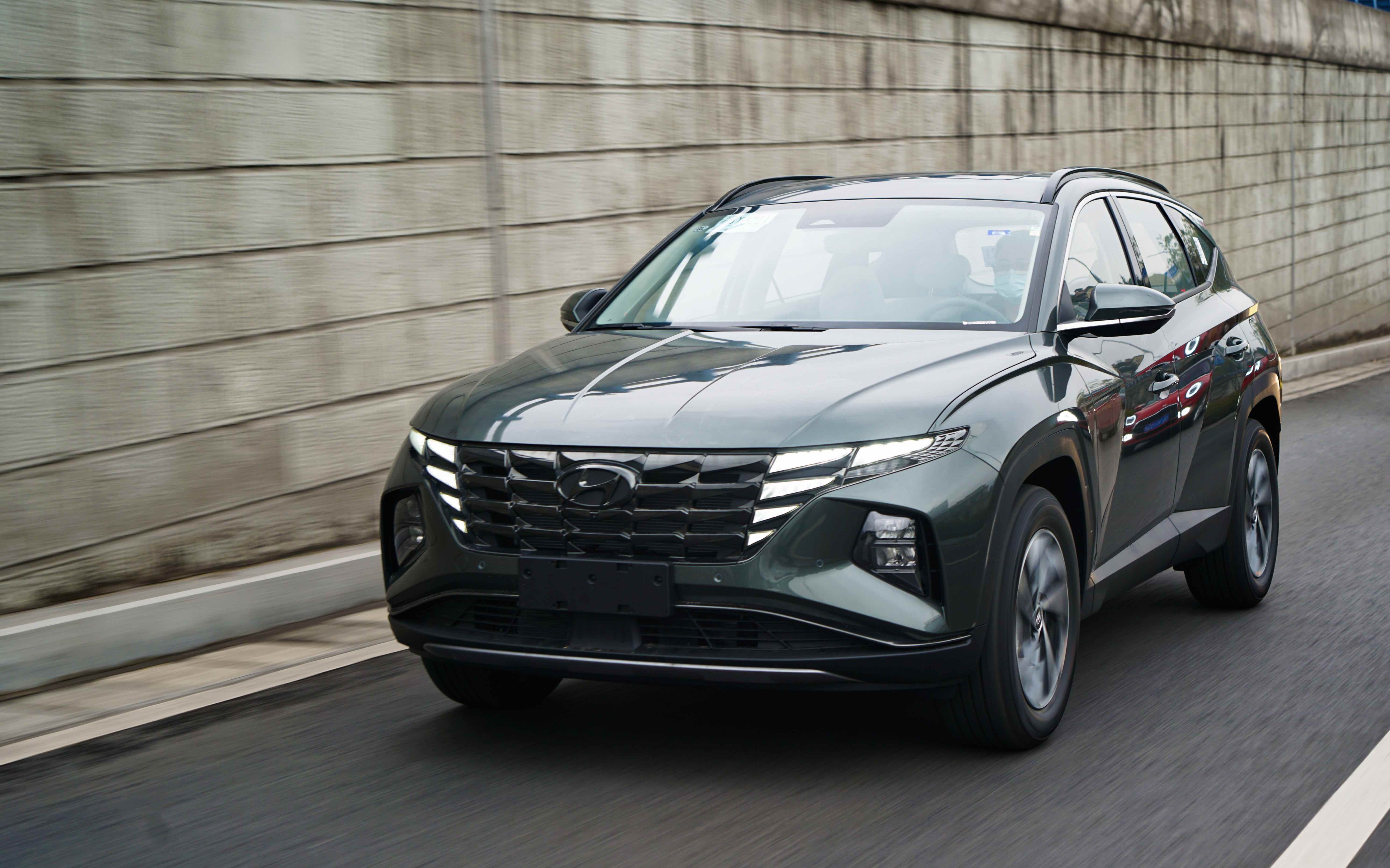 途胜l混动试驾评测:没有两田的病,要革两田的命_哔哩哔哩_bilibili